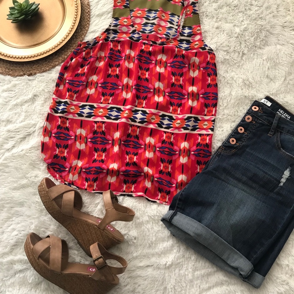 Signature Collection Sleeveless Top